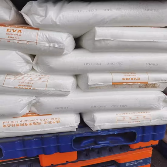 エチレン酢酸ビニル（EVA）コポリマーは、靴のフォーム素材や機能性オープニングフィルムに使用されています。